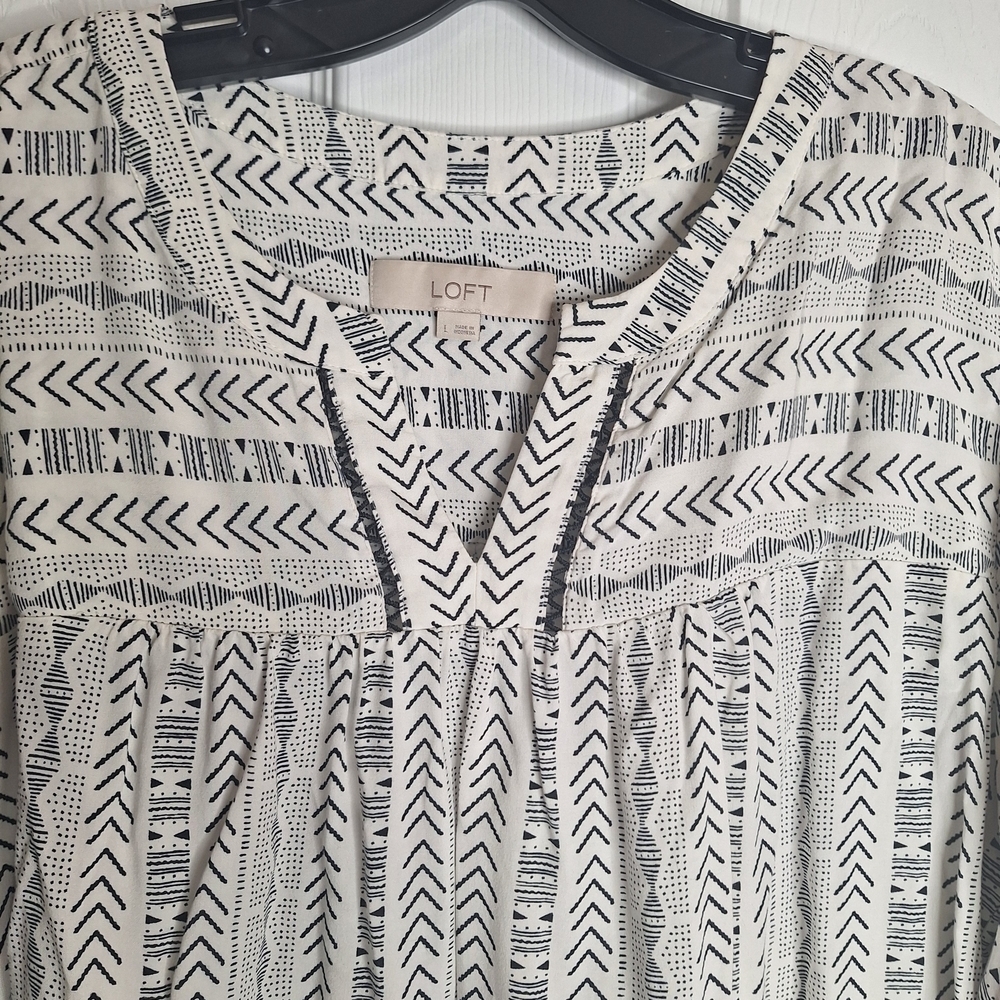 LOFT Women's Black and White Patterned Top Size Large - Picture 2 of 6